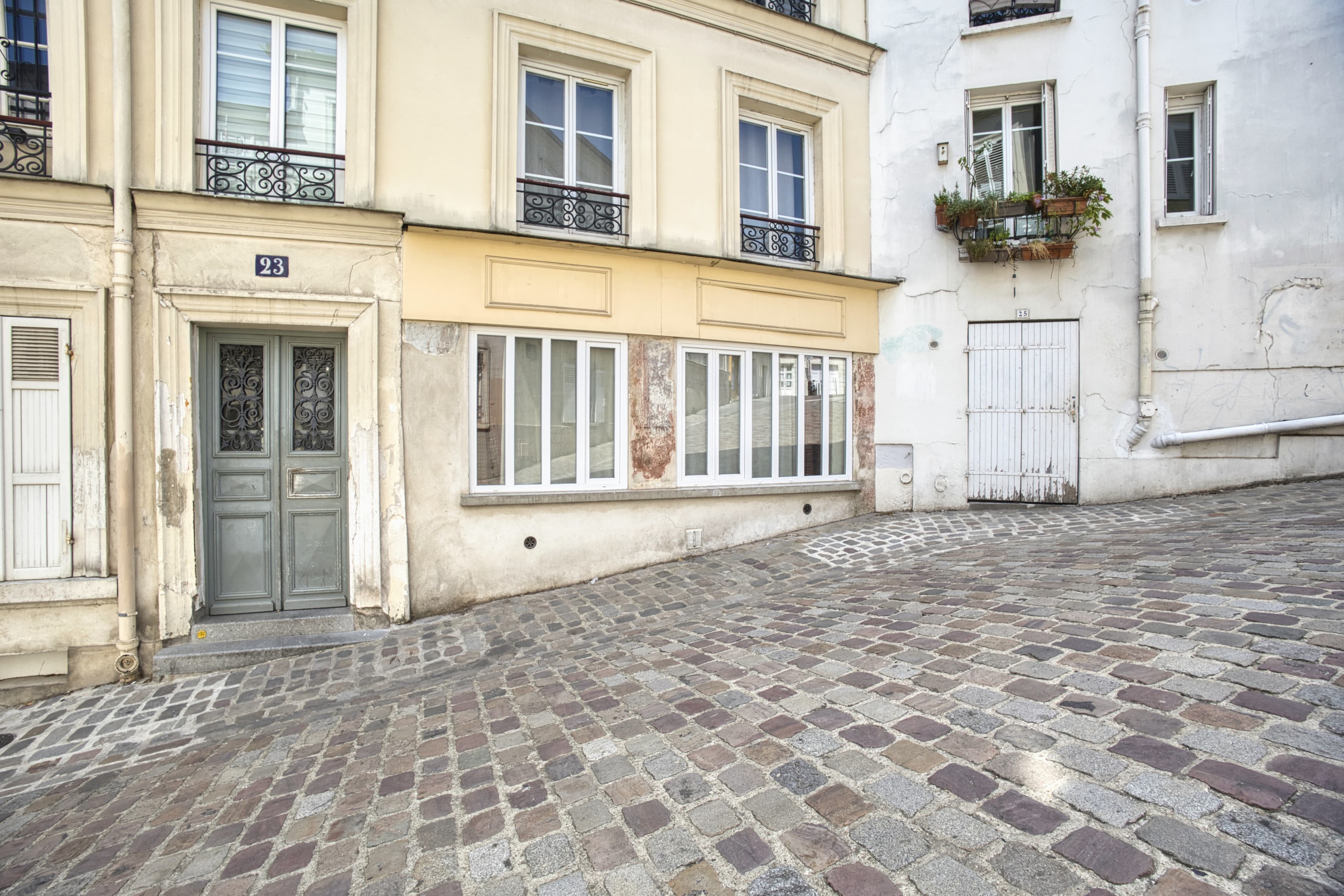 MONTMARTRE — Loft atypique avec terrasse, entre cinéma et cabaret
